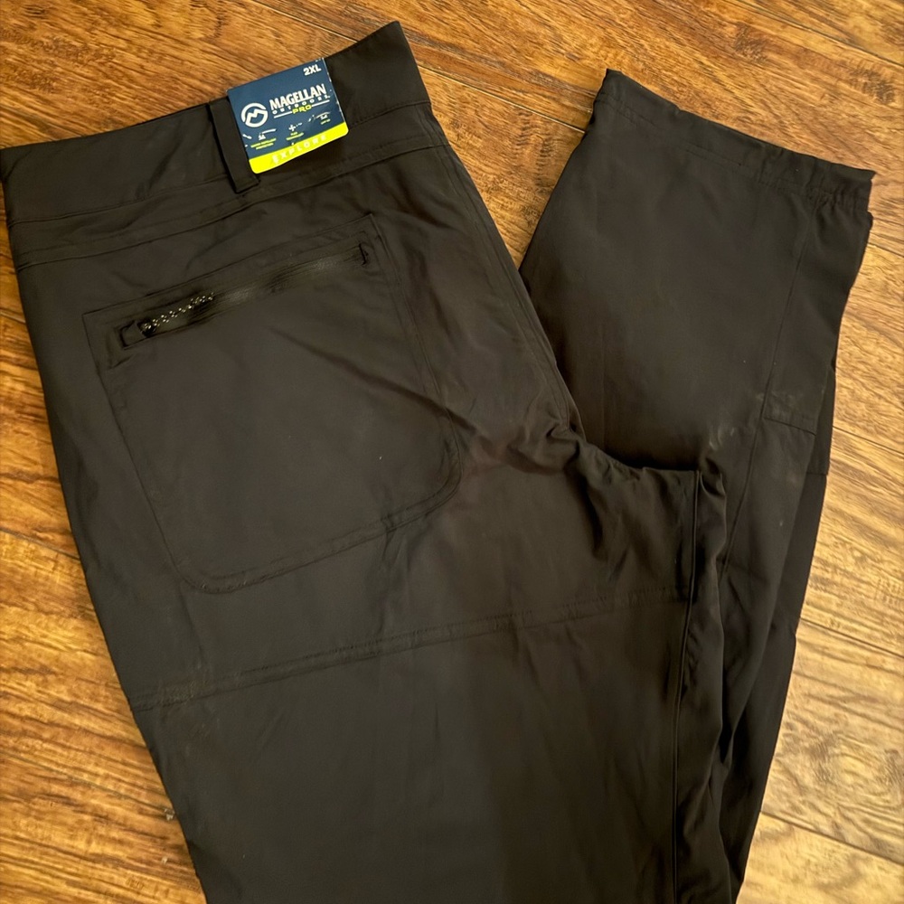 NEW- Men’s Magellan Outdoors Pro Black Cargo Pants